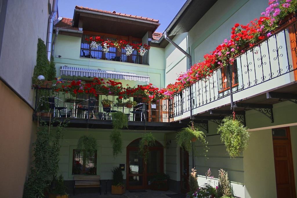 פרשוב Boutique Penzion Slovenska - Penzion Bella Sicilia מראה חיצוני תמונה